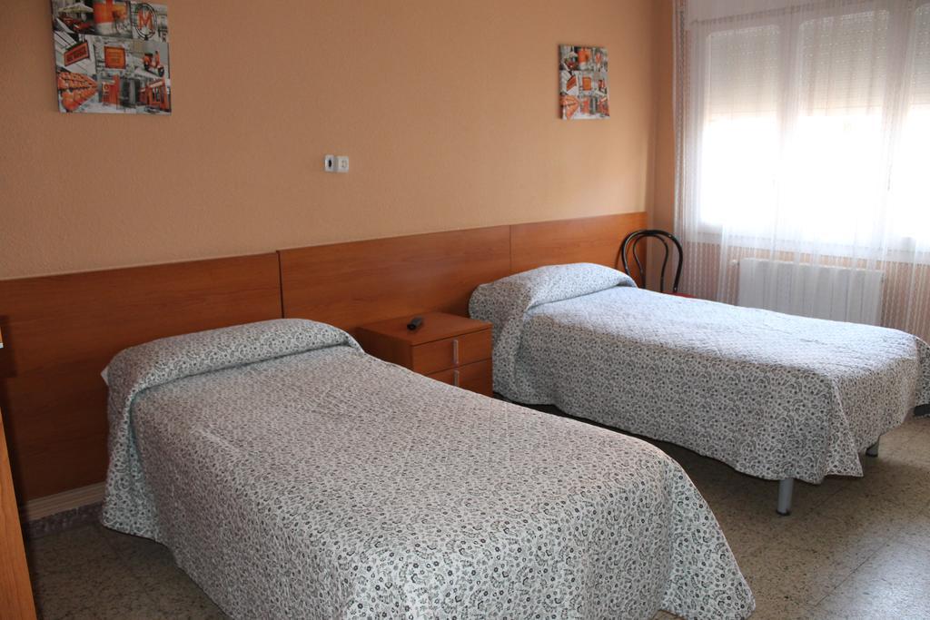 Hostal Cal Siles إل برات ذي يوبريغات المظهر الخارجي الصورة
