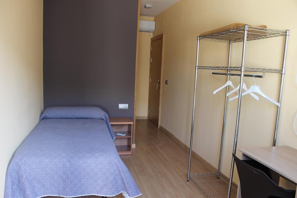 Hostal Cal Siles إل برات ذي يوبريغات المظهر الخارجي الصورة