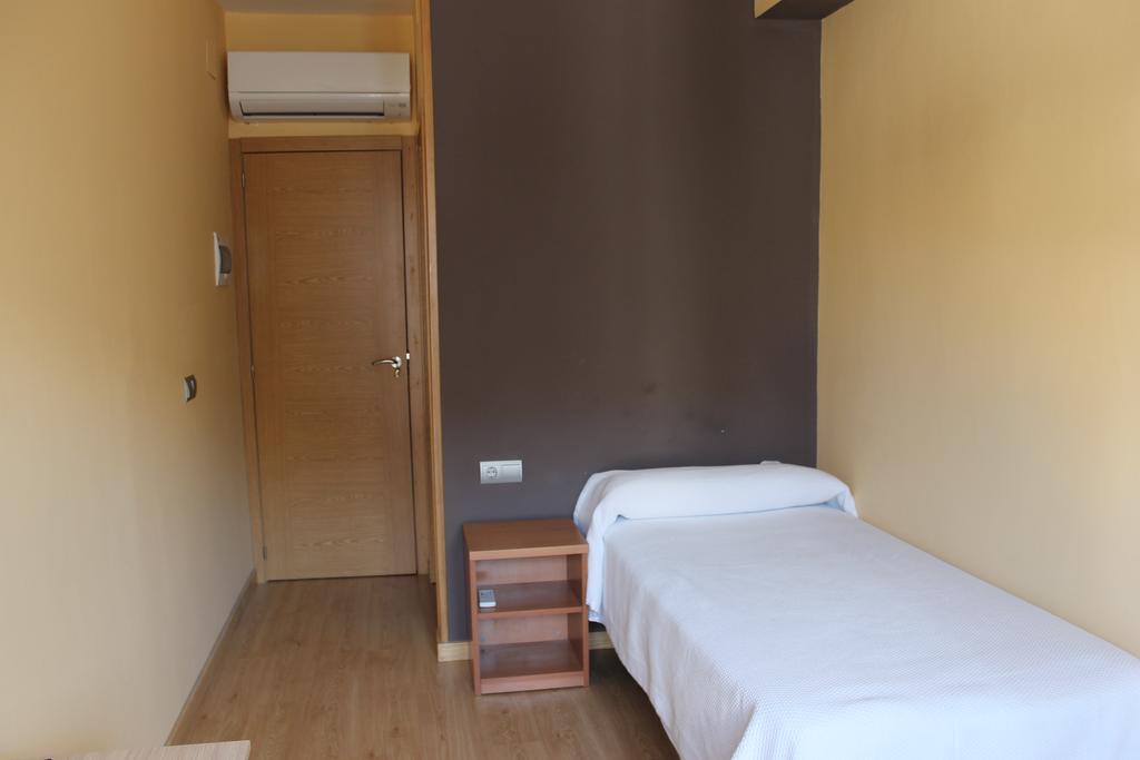 Hostal Cal Siles إل برات ذي يوبريغات المظهر الخارجي الصورة