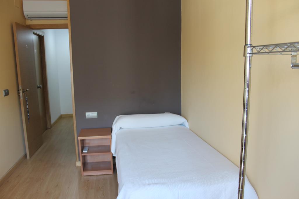 Hostal Cal Siles إل برات ذي يوبريغات المظهر الخارجي الصورة