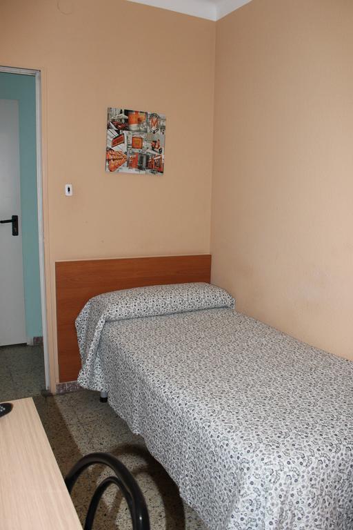 Hostal Cal Siles إل برات ذي يوبريغات الغرفة الصورة