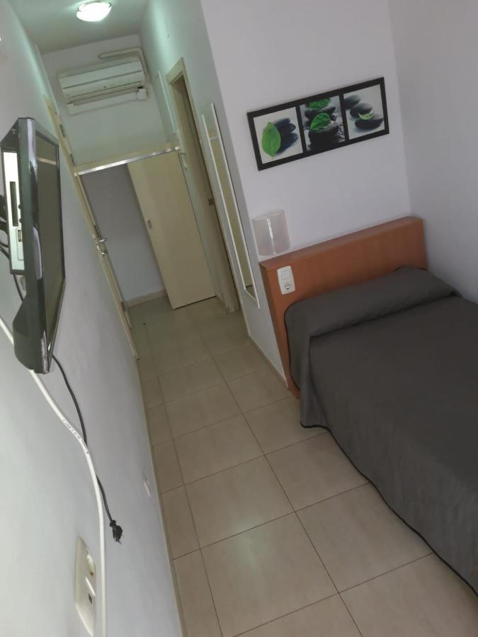 Hostal Cal Siles إل برات ذي يوبريغات المظهر الخارجي الصورة